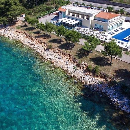 Hotel Antica-Seafront Hotel With Comfortable Rooms And Pool Stari Grad  Dış mekan fotoğraf