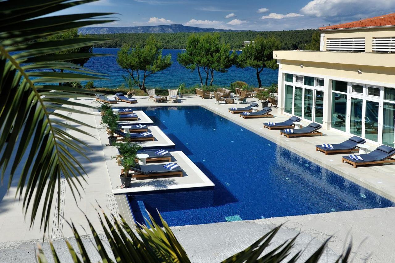 Hotel Antica-Seafront Hotel With Comfortable Rooms And Pool Stari Grad  Dış mekan fotoğraf