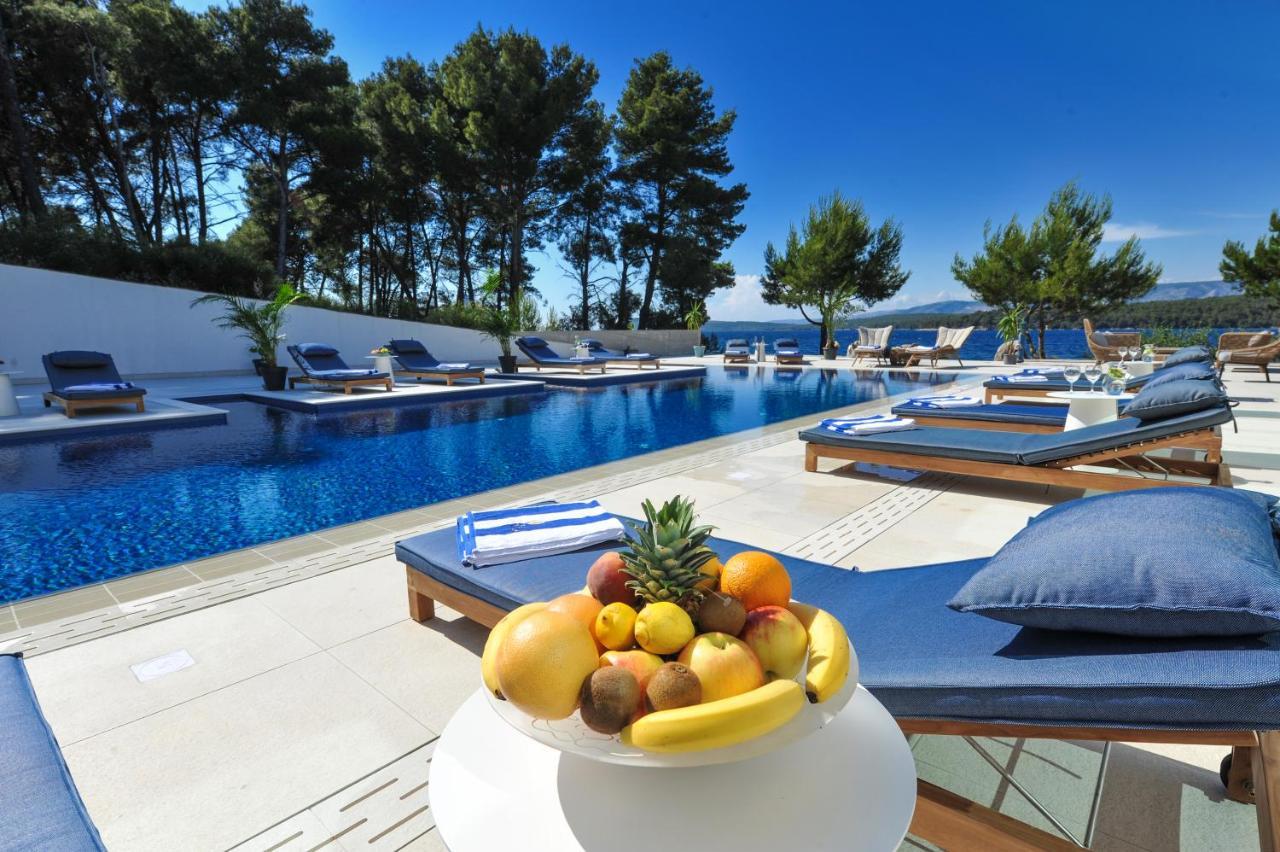 Hotel Antica-Seafront Hotel With Comfortable Rooms And Pool Stari Grad  Dış mekan fotoğraf