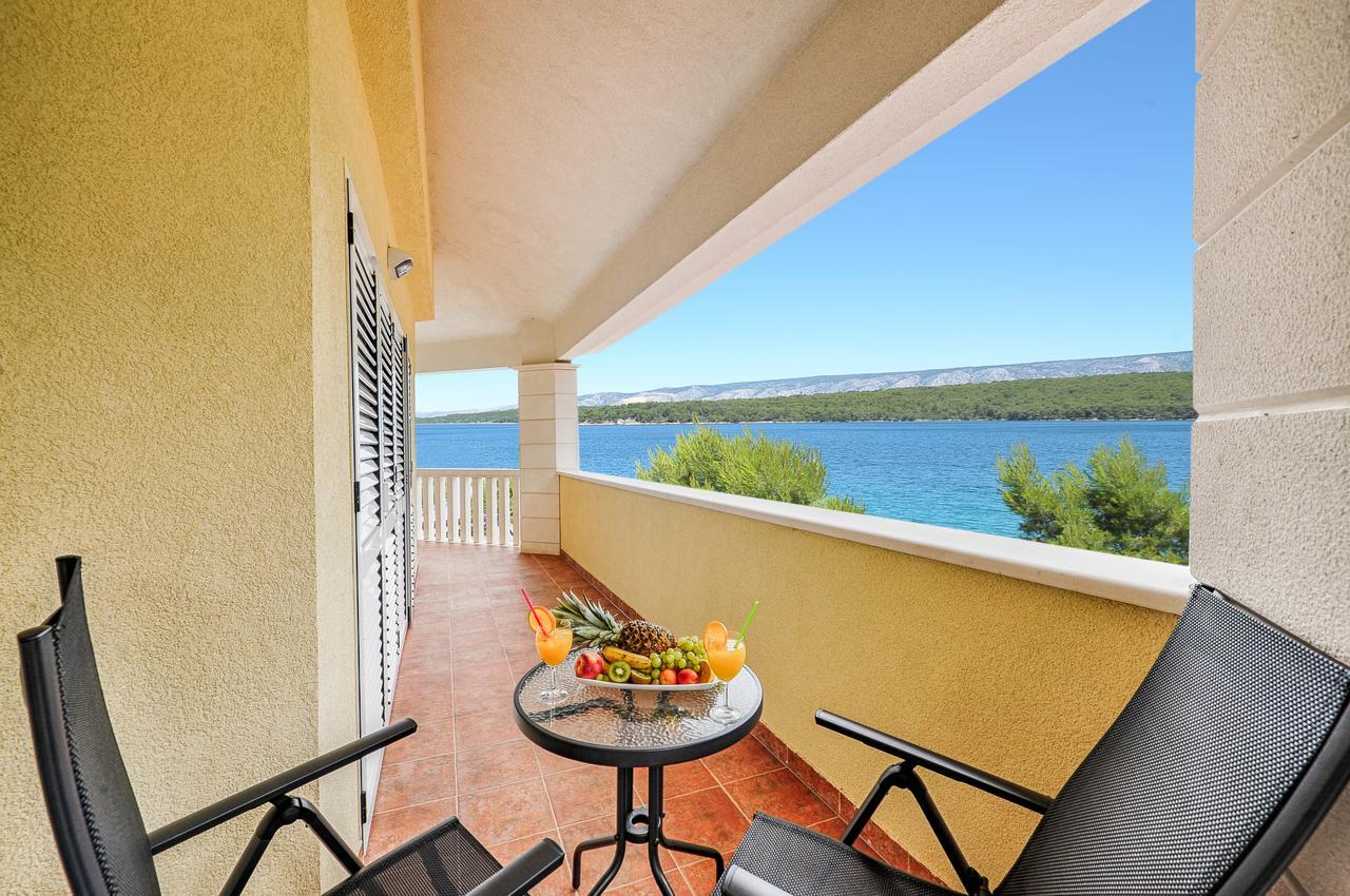 Hotel Antica-Seafront Hotel With Comfortable Rooms And Pool Stari Grad  Dış mekan fotoğraf