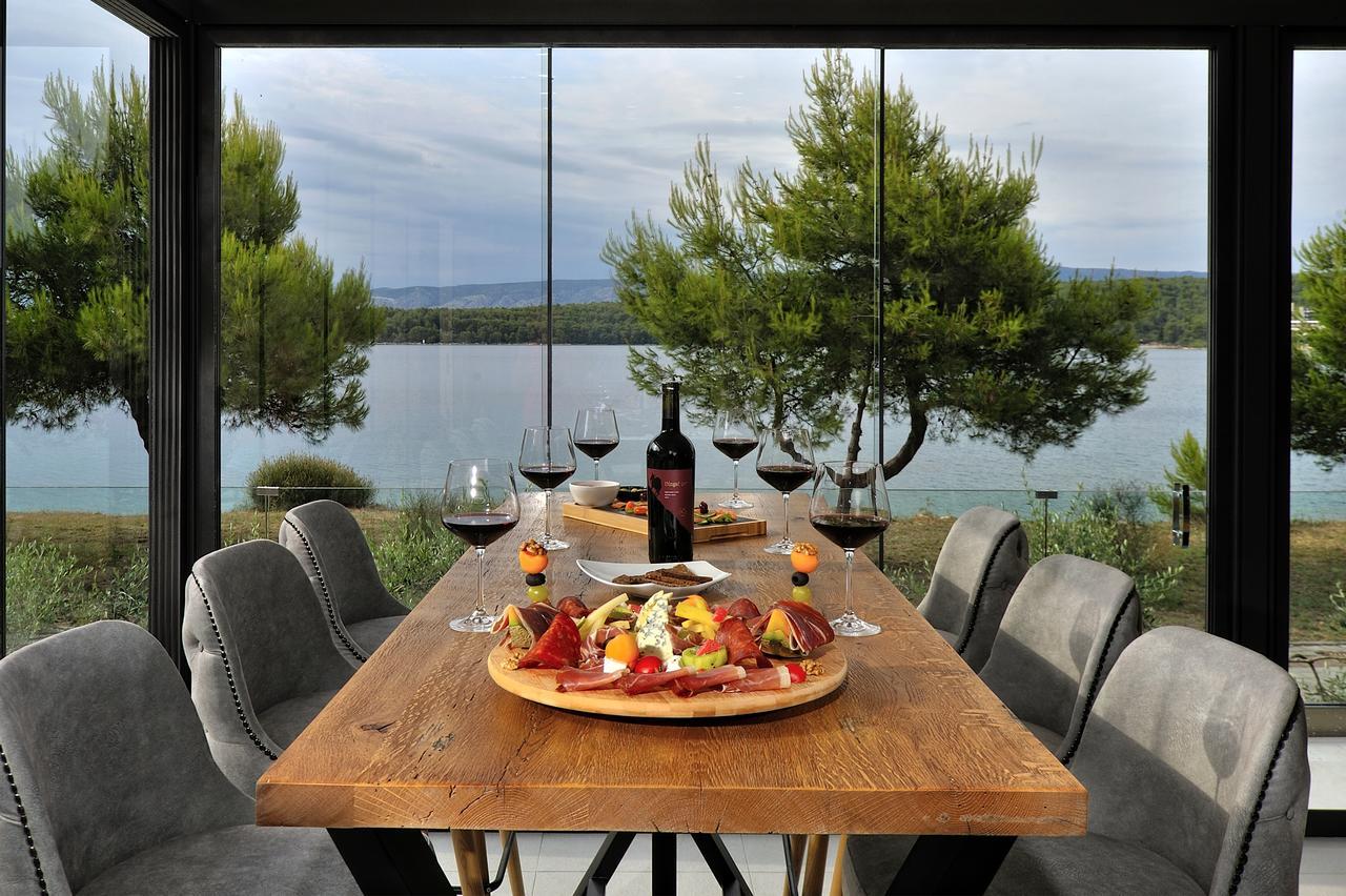 Hotel Antica-Seafront Hotel With Comfortable Rooms And Pool Stari Grad  Dış mekan fotoğraf