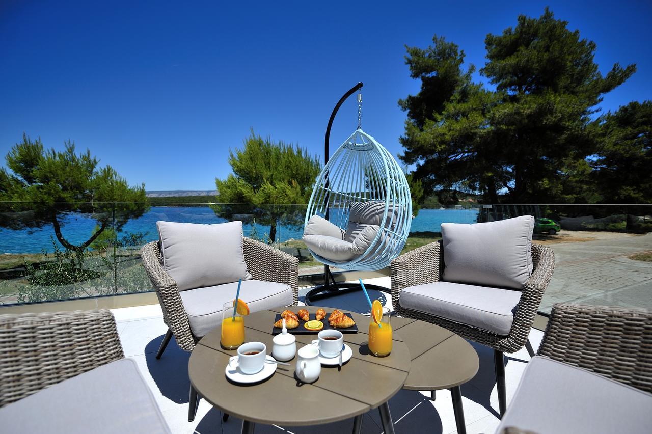 Hotel Antica-Seafront Hotel With Comfortable Rooms And Pool Stari Grad  Dış mekan fotoğraf