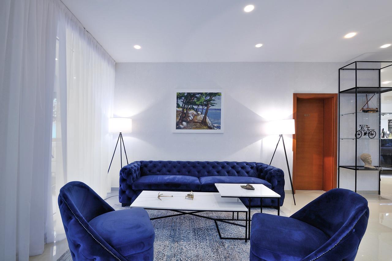 Hotel Antica-Seafront Hotel With Comfortable Rooms And Pool Stari Grad  Dış mekan fotoğraf