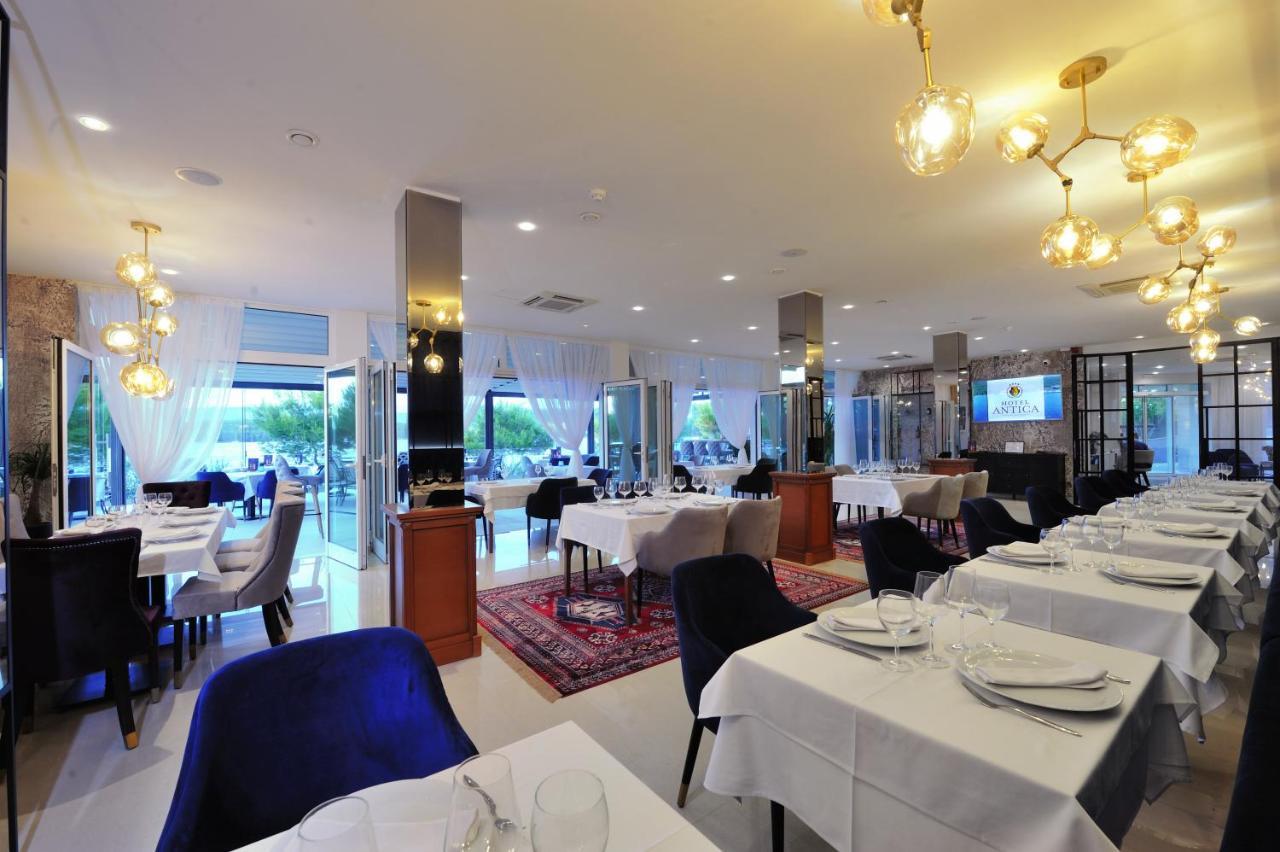 Hotel Antica-Seafront Hotel With Comfortable Rooms And Pool Stari Grad  Dış mekan fotoğraf